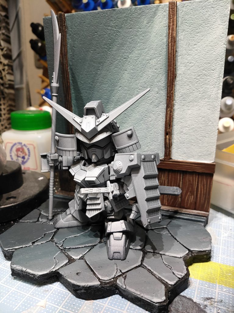 右側やや下からと光の方向性を決めたのでエアブラシでハイライト