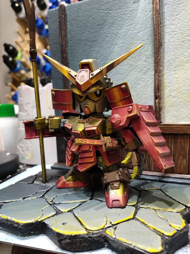 ファレホの筆塗りでノンメタリックで立体感をつけて光のカラーを決めて全体的にカラーを重ねました。