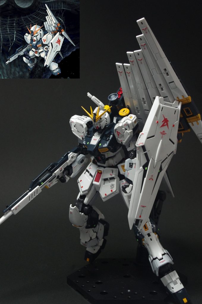 Z以降のνガンダム。最近はこのポーズで固定でしょうか。通称アリオスの人が生み出す三次元的な攻撃アクションの進化は止まる所を知らず。