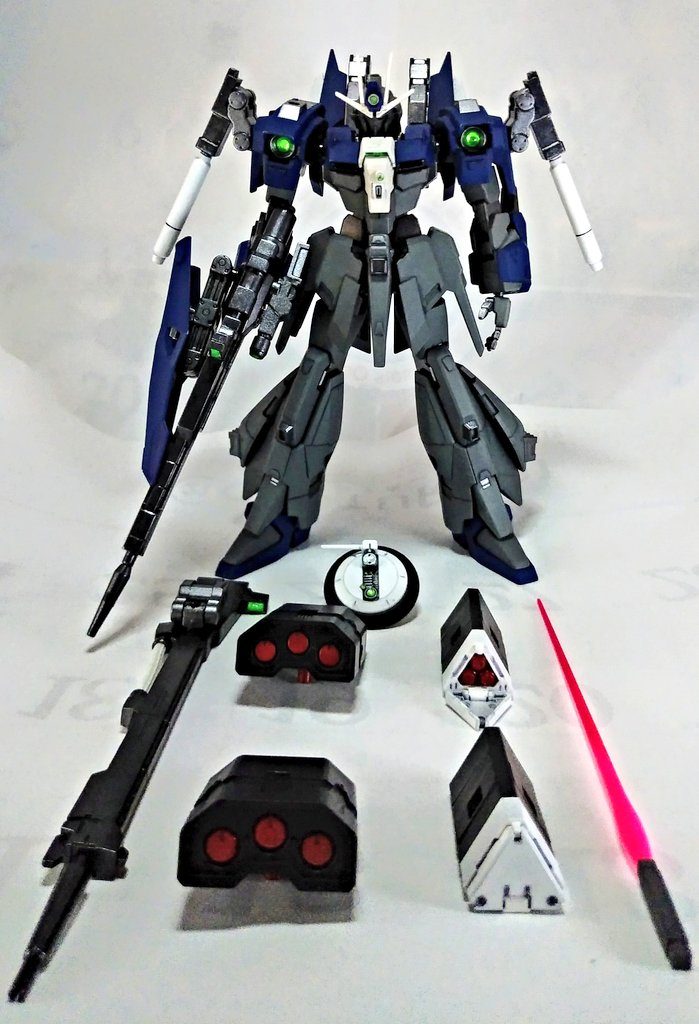 『Re-GZのプロトタイプを作ってみたい』そんな気持ちで制作を始めた機体デスが、肩の多目的マウントアームを用いることで、様々な仕様に変更出来る機体が出来上がりました。