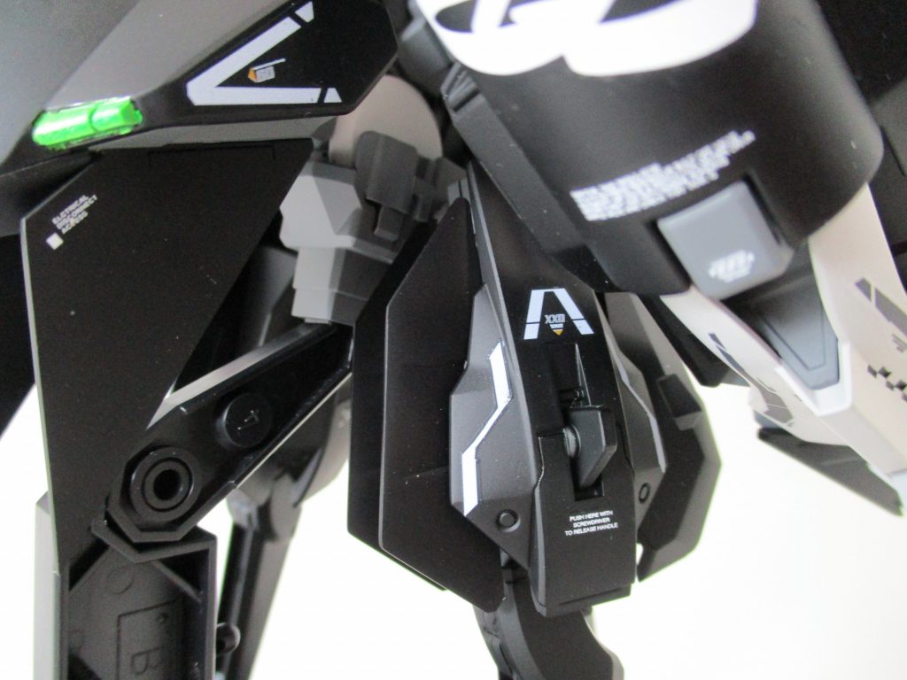 各部に大好きなラインデカールを貼ってます。もっと流行れ