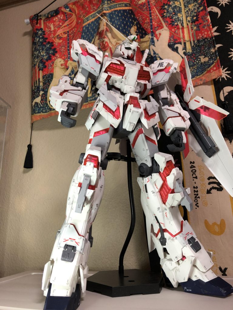 全体像。パネル色分けは雰囲気だけでやってみましたがそれっぽくなった気がしています。
「貴婦人と一角獣」とともに。