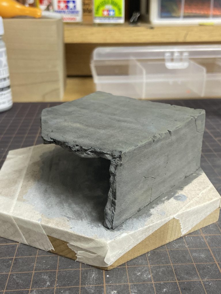 足場（半壊した側面）