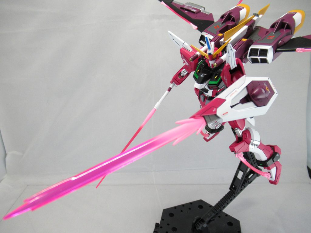 加工写真は弾切れなのでここから普通の写真。
キットのブーメラン用のエフェクトでは短すぎると感じたのでMSGのサーベルを加工して取り付けられるようにしました。