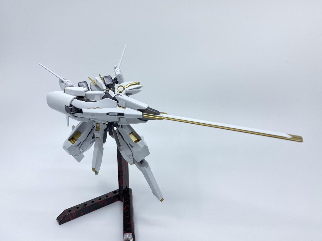 射撃体勢です。この機体はこの武装しかないため、接近される=死ですね。