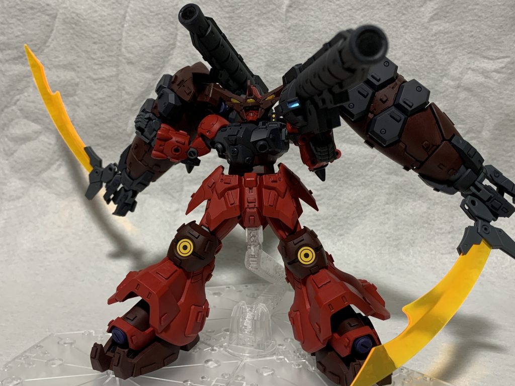 商品パッケージのポーズは再現できました。バズーカもプラ板で少しディティールアップしてます。