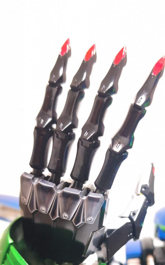 こだわりの手。ヌメっとした禍々しさを出せてたらいいなぁ