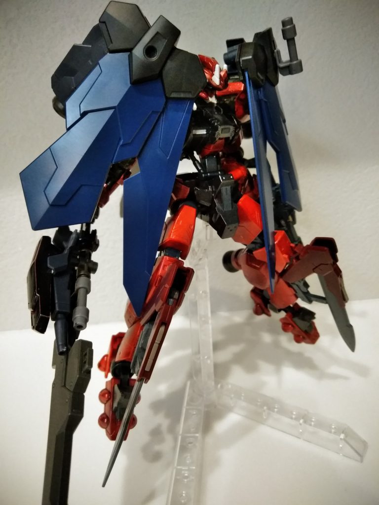 ブレイドブースターモードムラマサ
ブレイドブースターを分離!
クロスボーンガンダムのムラマサブラスターを参考に日本刀を模した実体剣。
γカノンによる近距離砲撃も可能の複合兵装。