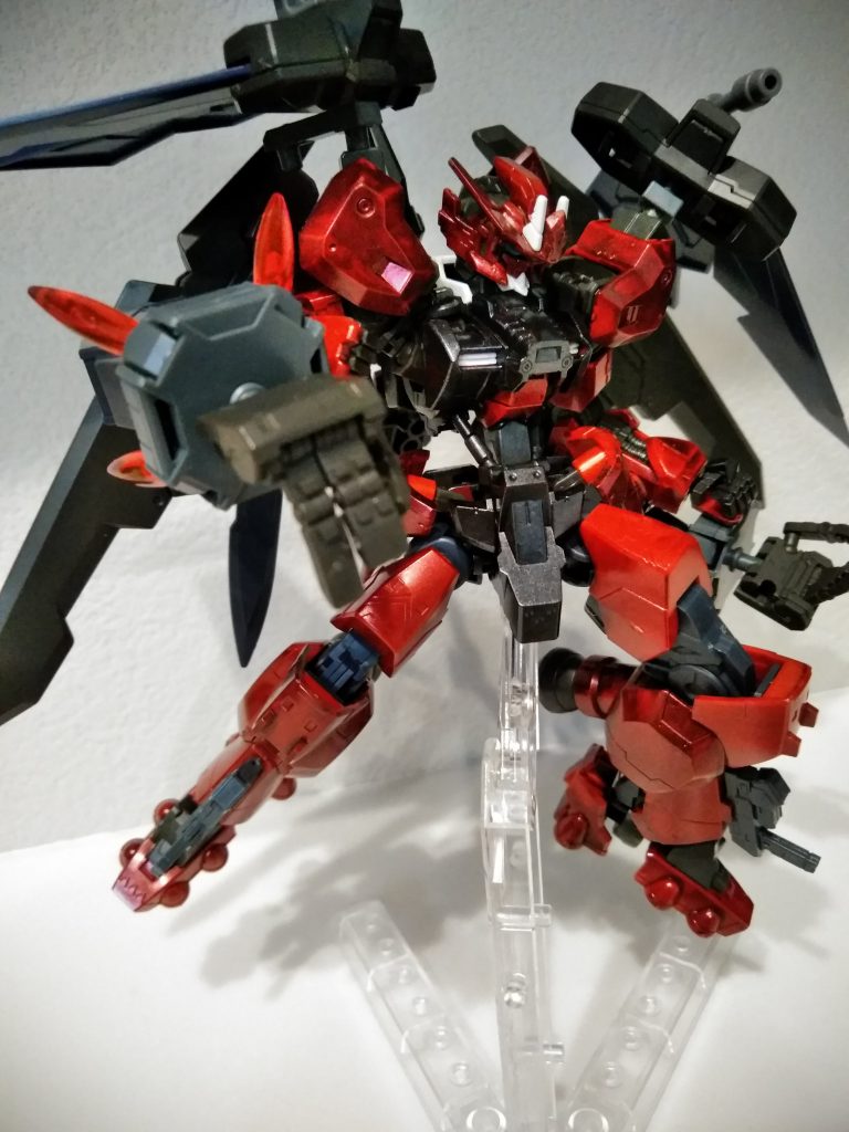 ブースター加速による
強力な打撃を放つ!放熱時エネルギー体を可視化できる