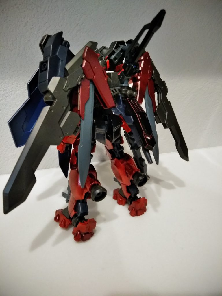 ブレイドブースター・モードウイング
ブレイドα、ブレイドβ、γカノンから成る複合兵装ブースター。
ジャスティスのファトゥムのように
支援機のような運用もできる。