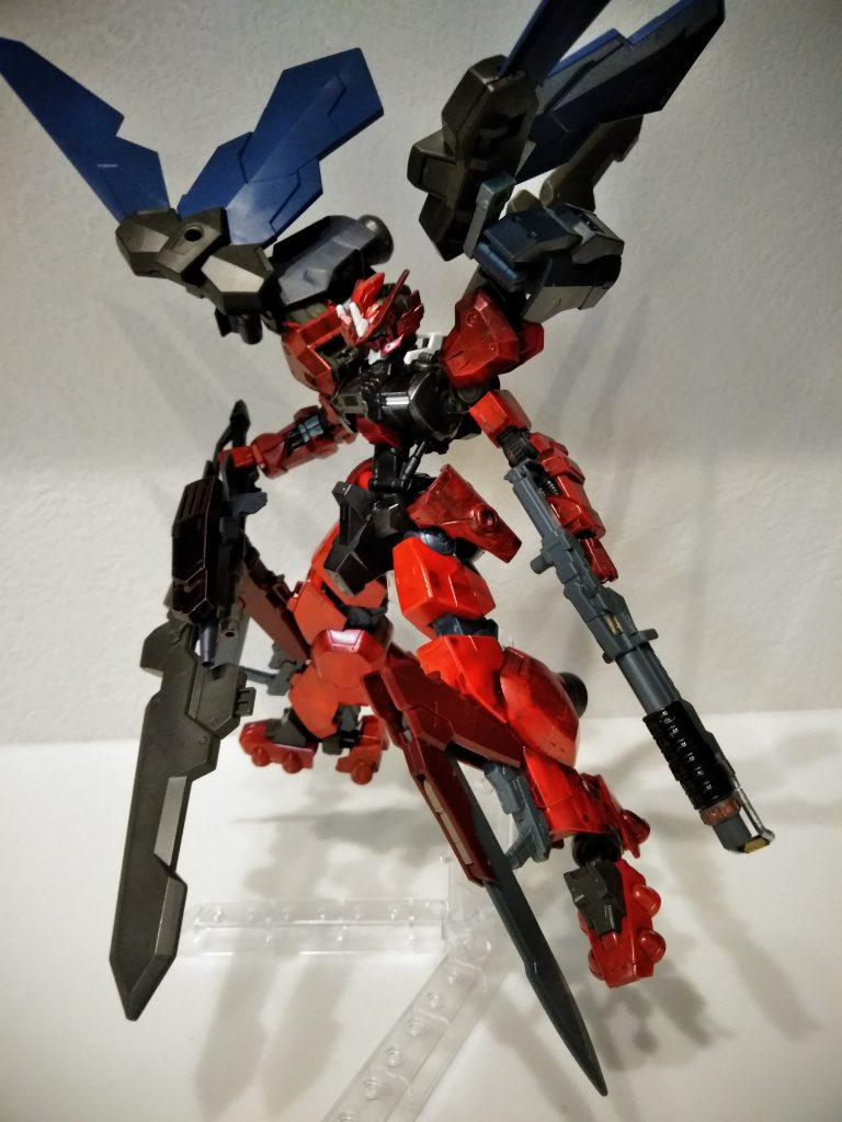 ブースターモード・ドラグナー
アスタロトオリジンのシルエットにこれまでの装備を統合した形