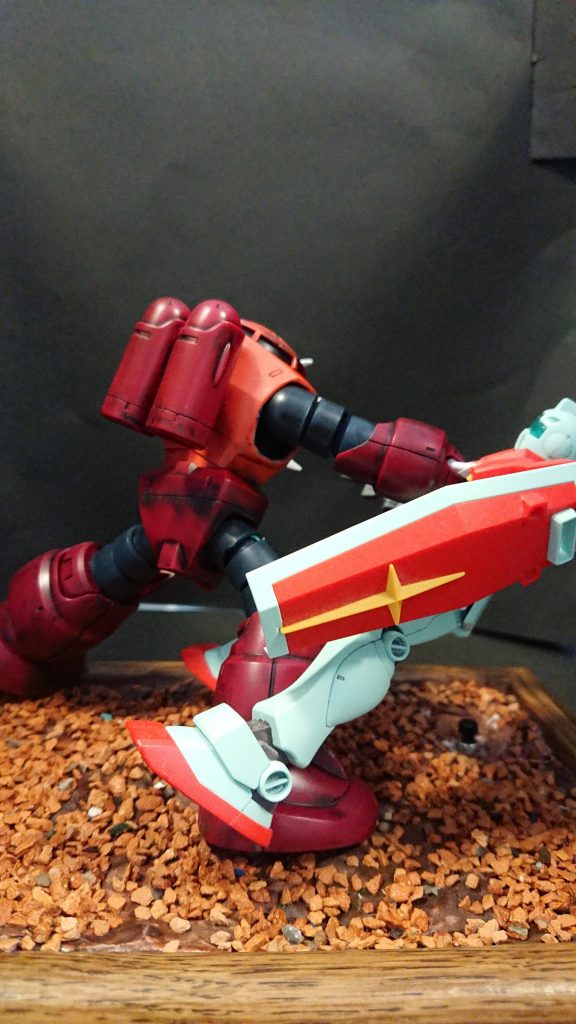 普段と逆からのショット。ジムはズゴックの爪で浮いてます。