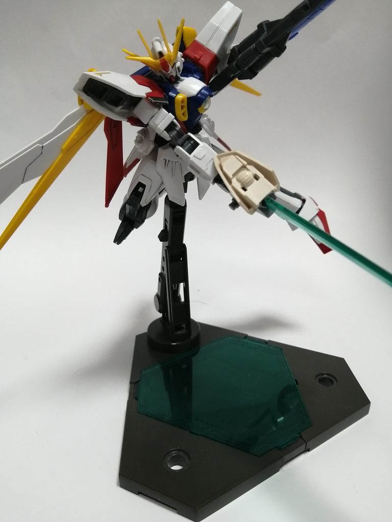 シグルソード主にダンボール戦機のパーツ出来ています。ドットフェイサー、オーレギオン、ドットブラスライザー、カスタムウェポンだったと思います。