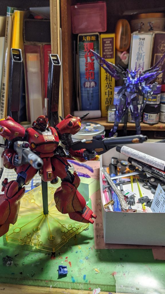 アメイジングライフル
中距離、遠距離用のアタッチメントをつけた状態で狙撃などができる。