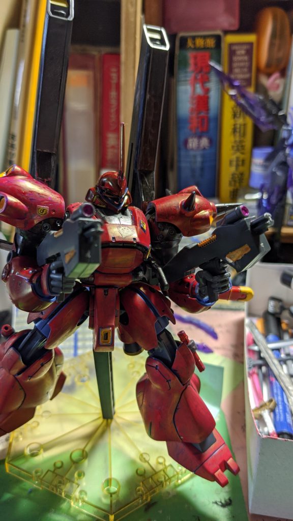 アメイジングサブマシンガン
中距離に対応した火器でバレルの交換でロングライフルにすることも可能！！