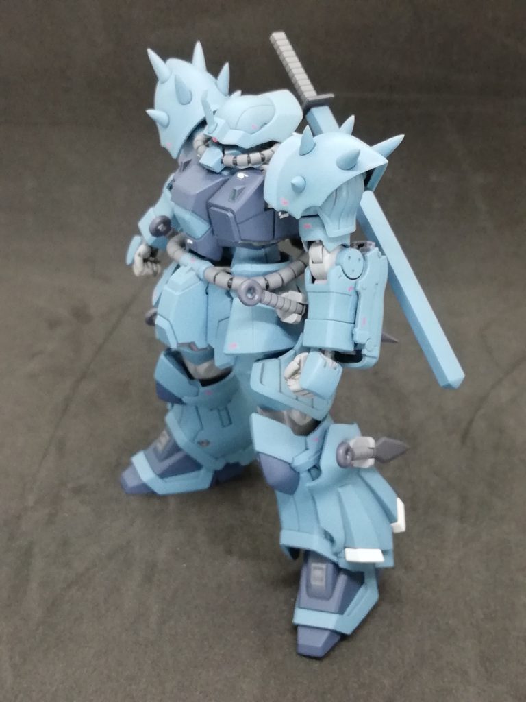 肩のスパイクも削ってシャープに。元々コンテスト用だったので普段はやらない動力パイプのディテールアップもやってます。
    +