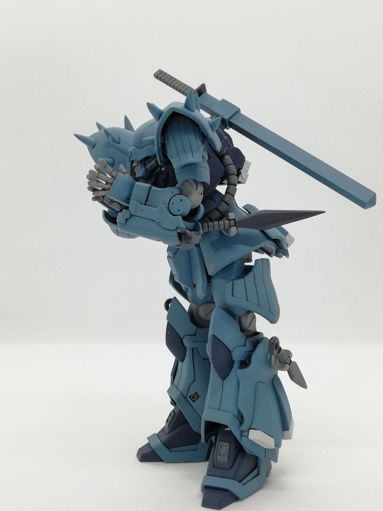 ドーモ。基本色はエアーモデルスプレーのインターミディエイトブルーとネービーブルー。意図した訳ではないですが、なんかグフカスタムっぽい。
    +