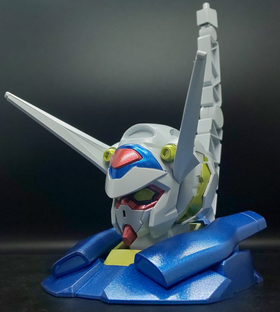 ヘッドディスプレイは、単色だったので、本体と同様にメタリック&パールで塗装しました。