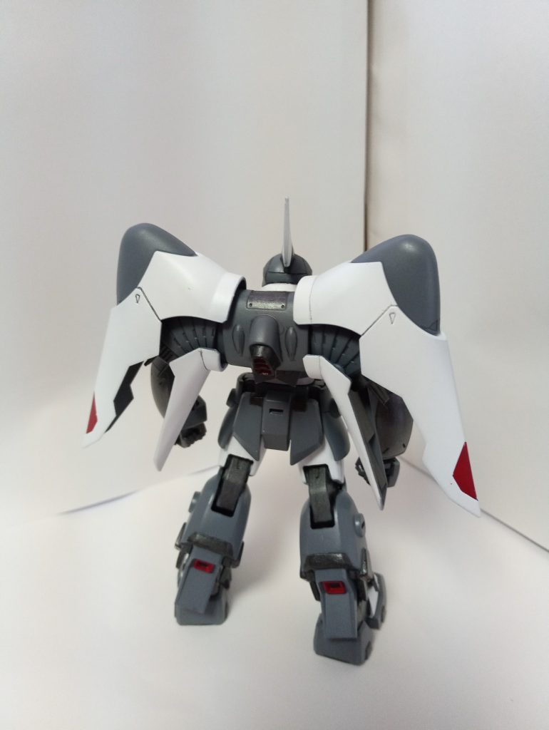 推進器に関しては従来型と同形状であるが、技術の進歩やフロントアーマー、リアアーマーの小型化による重量軽減も相まって、地上での短時間の飛行を可能とする推力を誇る。