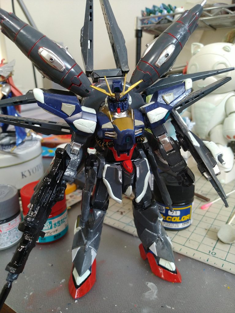 本体もそこそこにパテ盛り盛りです。