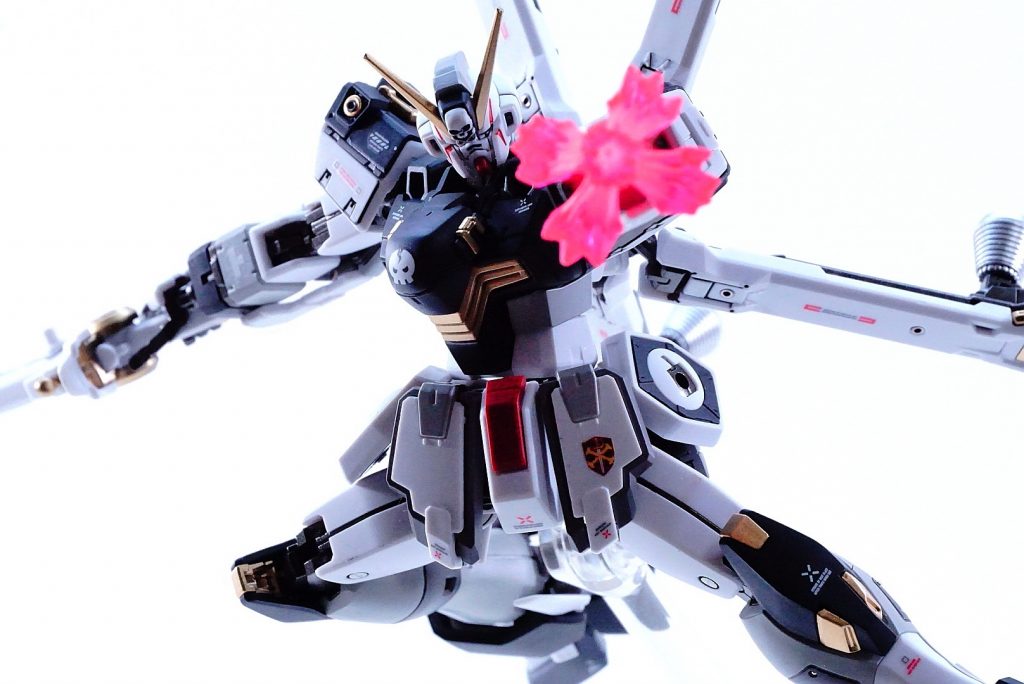 ビームパーツはクレオスの蛍光ピンクで塗るのがお気に入りです。