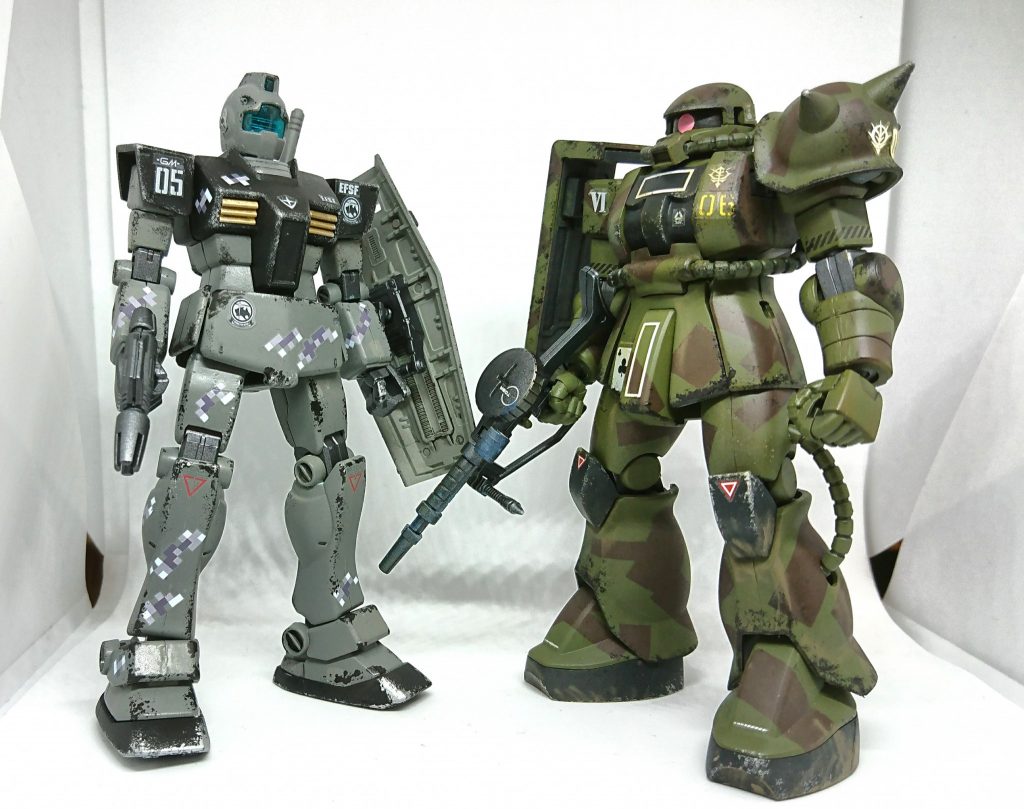 前作のジムと記念撮影、製作法は同じだけどそれぞれ違うイメージで制作できたかなと