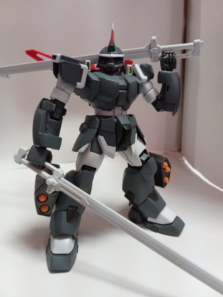 ソードシルエット装備形態。前腕部シールドの即応性、対艦刀2振りを難なく振り回すパワーを持つ本機の特性に相性の良い形態。射撃の貧弱さを補うために、脚部にバルデュスミサイルポッドを装備している。地上戦の際、敵機を斬り裂いて回るその姿を誰が呼んだのか「イフリート」の2つ名を持つ。