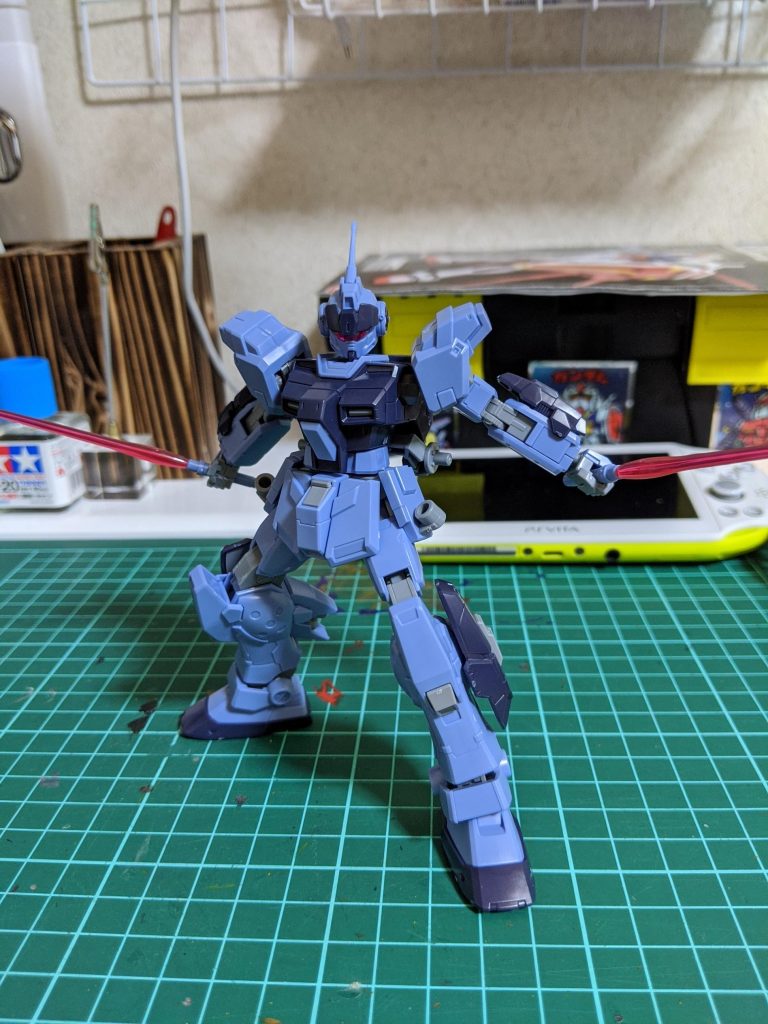 頭部のクリアパーツを変更する事によってHADES発動状態を再現出来ます。