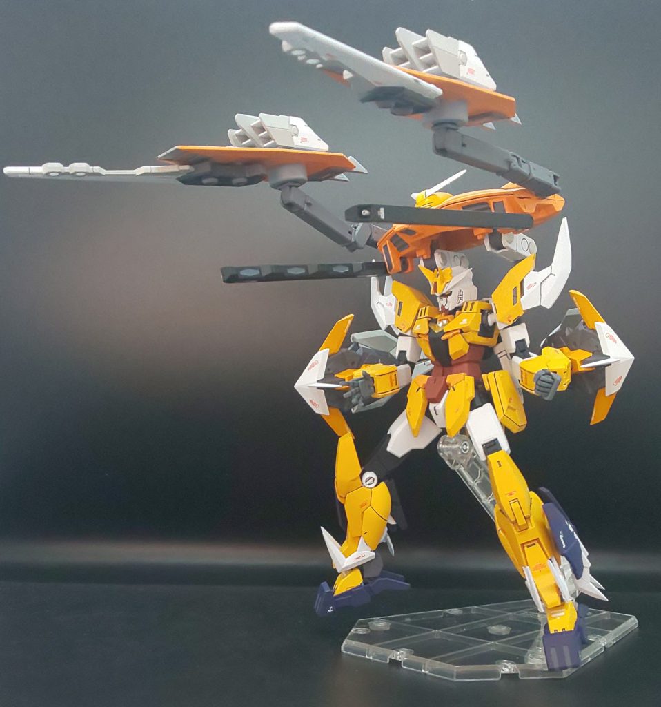 ビーハイブ・レイは「プレセペの光」とも呼ばれる長距離砲撃用レールガンです。砲口はメタルパーツにしてます。こちらのビーハイブ・パンツァーにある突起にも刺突・溶断能力はあります。