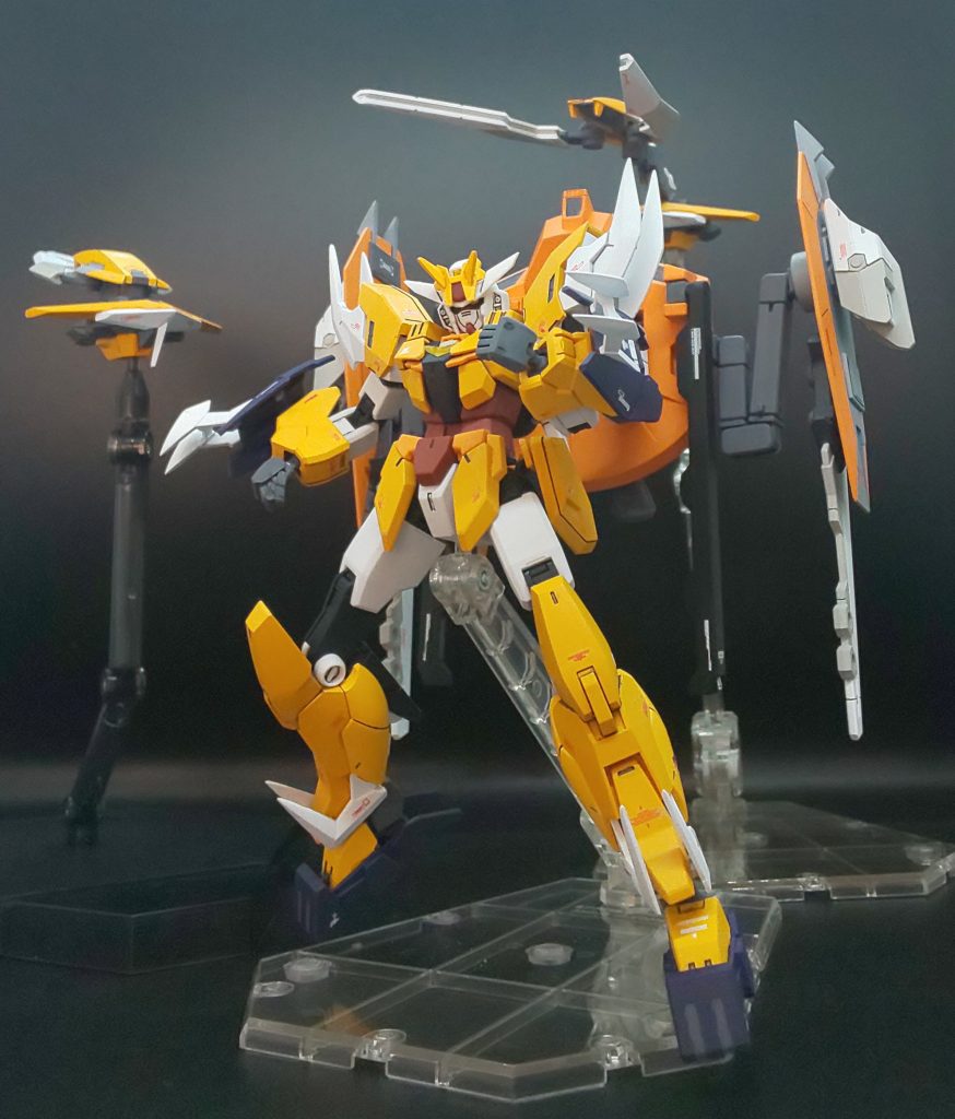 ファンネルの様にも使えます。両脚のビーハイブ・シザーは、パニッシャー射出時に両腕に装備して、攻撃力の低下を防ぎます。