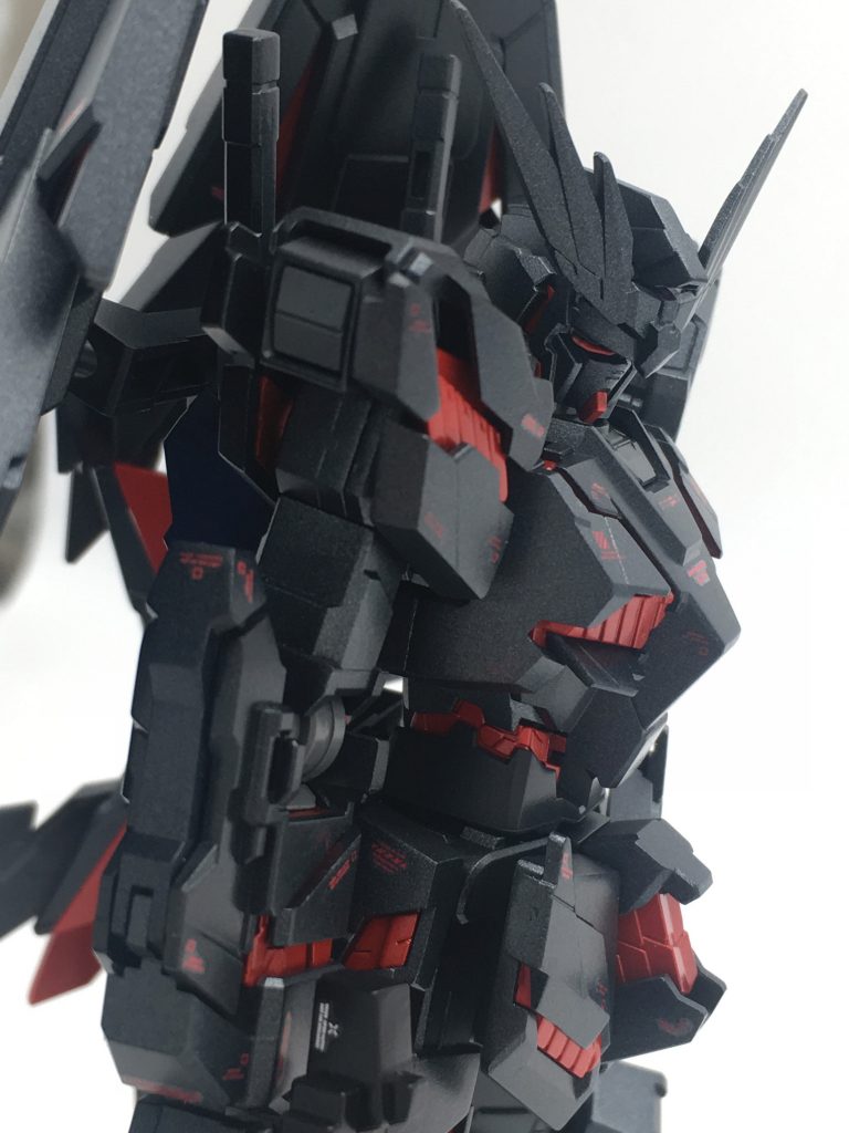 ランナーの都合上、角が一つ余るので差し替えで通常のGフェネクスも再現可能。