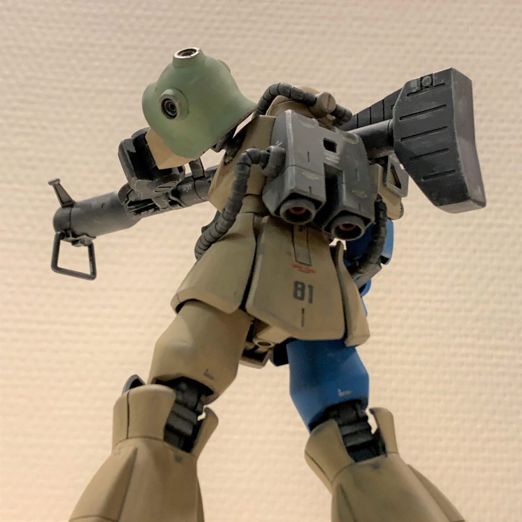 陸戦MSは煽り視点(歩兵視点)で見るのが一番好きです。MS ERAの緑リックドム2を噴水の影から歩兵が狙う絵や、PS2ガンダムのオープニングムービーのザクを真下から見上げているシーンは脳裏に焼き付いています。 +