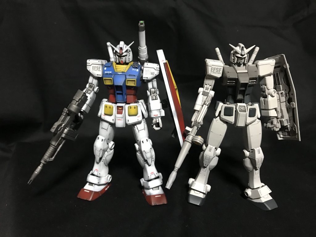 我が家には同スケールのガンダムはTHE ORIGIN版しかないので比較にはなりませんが並べてみました。ちょっと小さい感じ^^;
