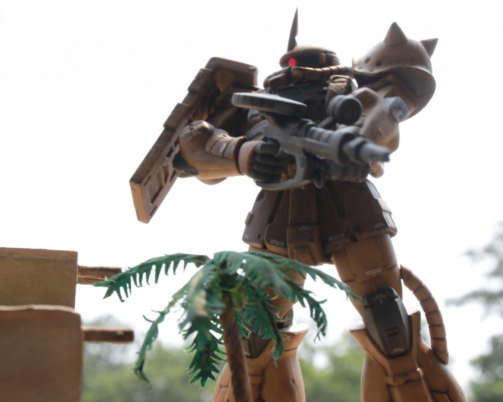 下から撮影した写真ばかりですが、上から撮影すると色々と余計なものが写ってしまうので…。砂漠の設定なので、後ろの木々も本当は写り込んで欲しくなかったです。
ちなみに画像の加工は一切していません。