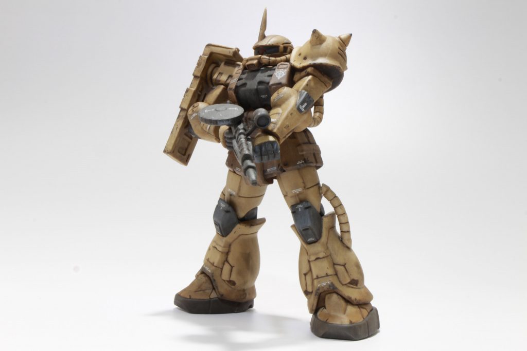 つや消しスプレーを吹いてから、ウォッシング、チッピング、デカール貼り…で、最後につや消しスプレーです。
部分塗装はしてません。簡単仕上げでも、かなり化けますね。