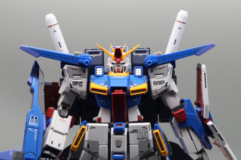 青は公開レシピを参考にさせて頂きました。遊びの紫は大好きなNAZCAミリオンブルー。スジボリも世の作例を参考になのですが、お目汚しですみません、、