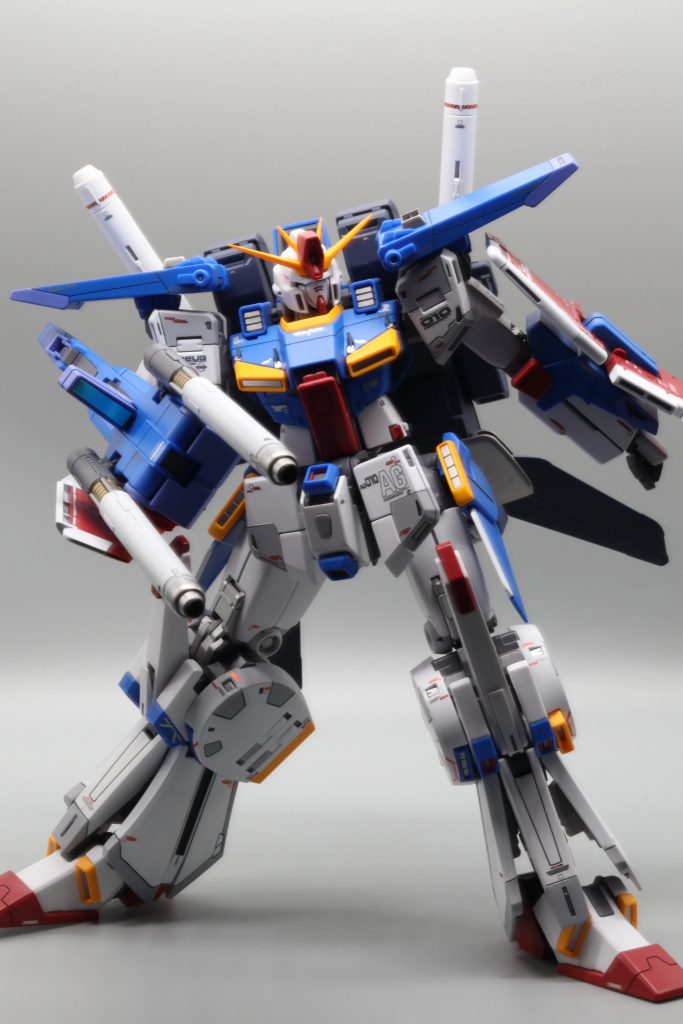 ポーズさせるのが怖いっ。、、ん?意外に安定してる!?でも、股が勝手に開く~