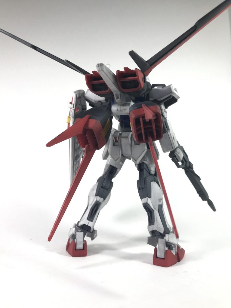 エールストライカーの赤は筆塗り。