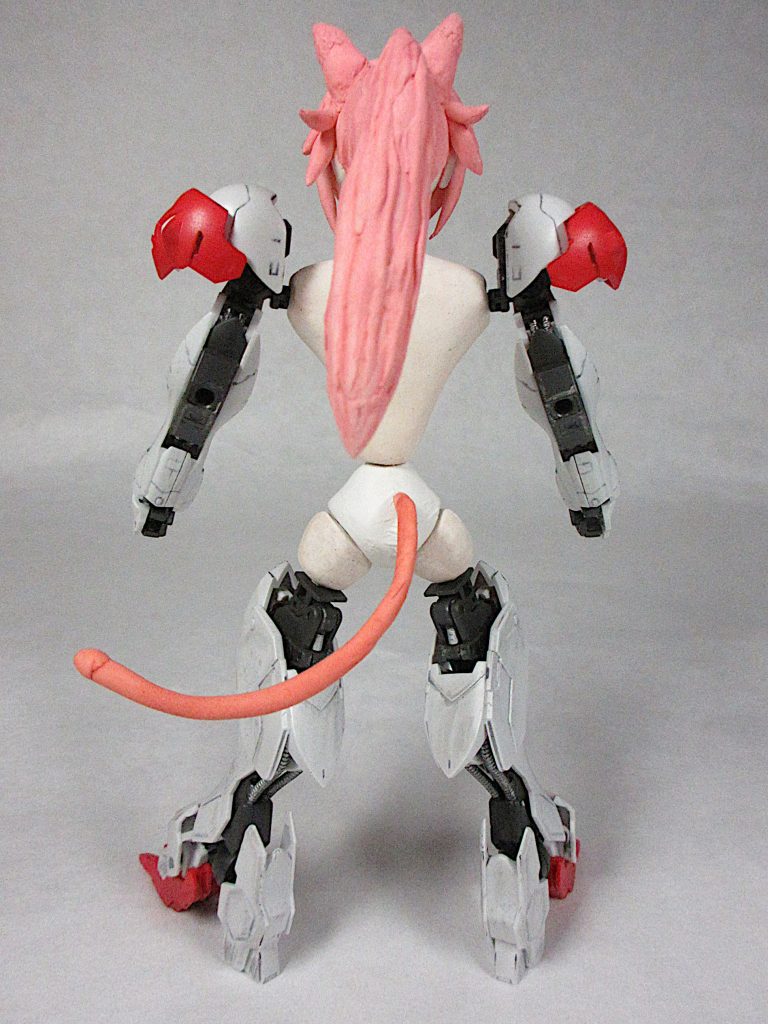 [Back]
塗装は全てアクリジョン筆塗り部分塗装。
バルバトスルプス手足は多少ウェザリングを
追加した程度。
最後につや消しを吹いて仕上げました。