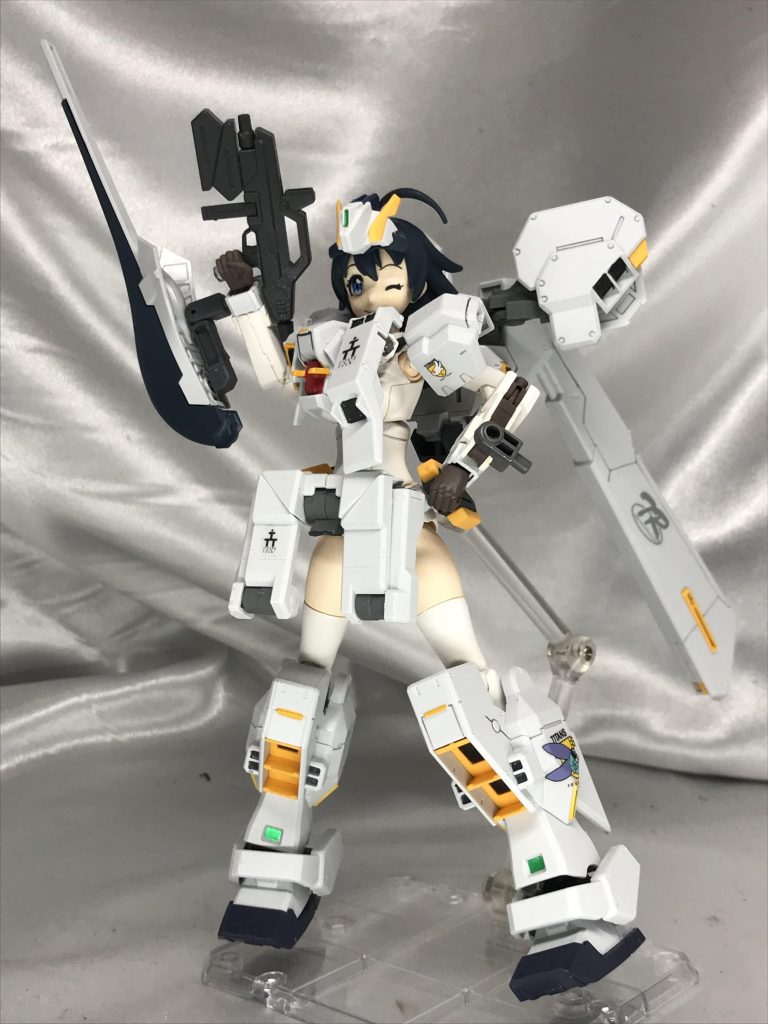 ヘイズルアウスラ装備ナミさん。白素体なんでこんな装備も可能です。背中のブースター、プリムローズ、アドバンスドヘイズルの装備の掛け合わせ。