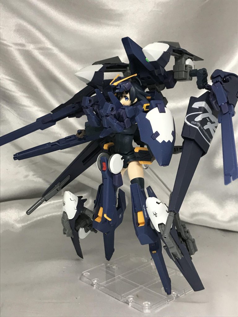 さらにそこからギャプランのシールドを。もうめちゃくちゃです(笑バックパックの形がハイゼンスレイ2を彷彿とさせます。