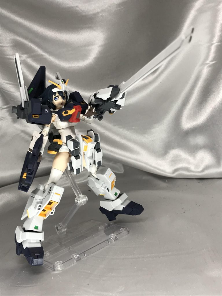 ブレードつけるとこう。長すぎてさすがにワロタしてしまいます。