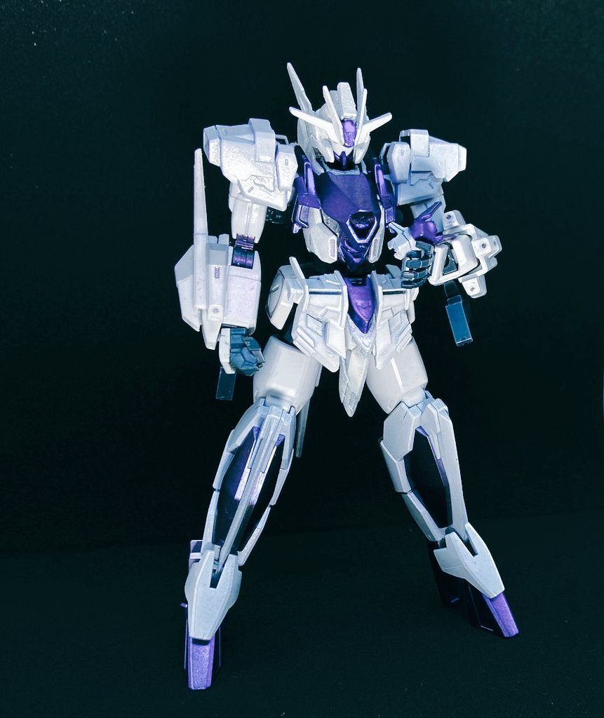 マスクはネオジム磁石による着脱可。
    +