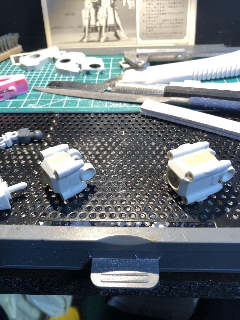 腕を短くカットしてCSフレームを内部に入れました