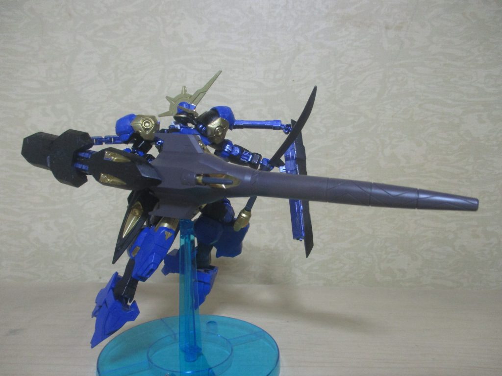 武器類は基本無塗装（ランスの黄色を金色に塗った程度）です。