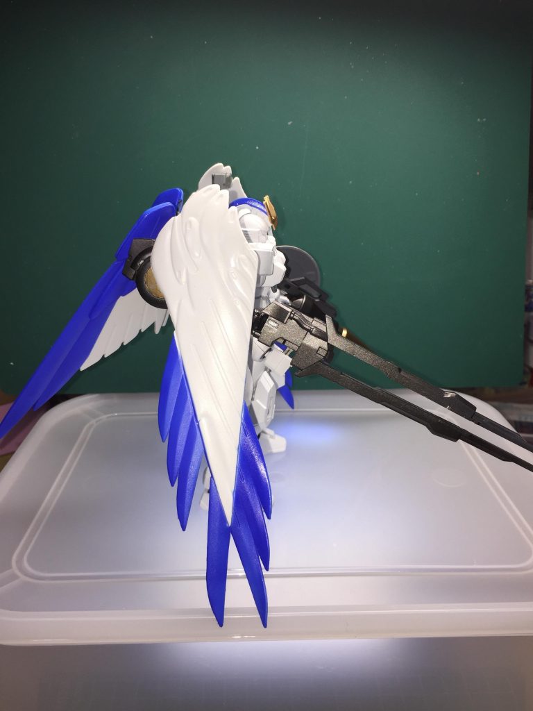 トールギスフリューゲルとトールギスⅢの発展機としてデザイン。
右腕にはトールギスⅢのメガキャノンを装備、塗り分けもうちょっと頑張ればよかったかな。