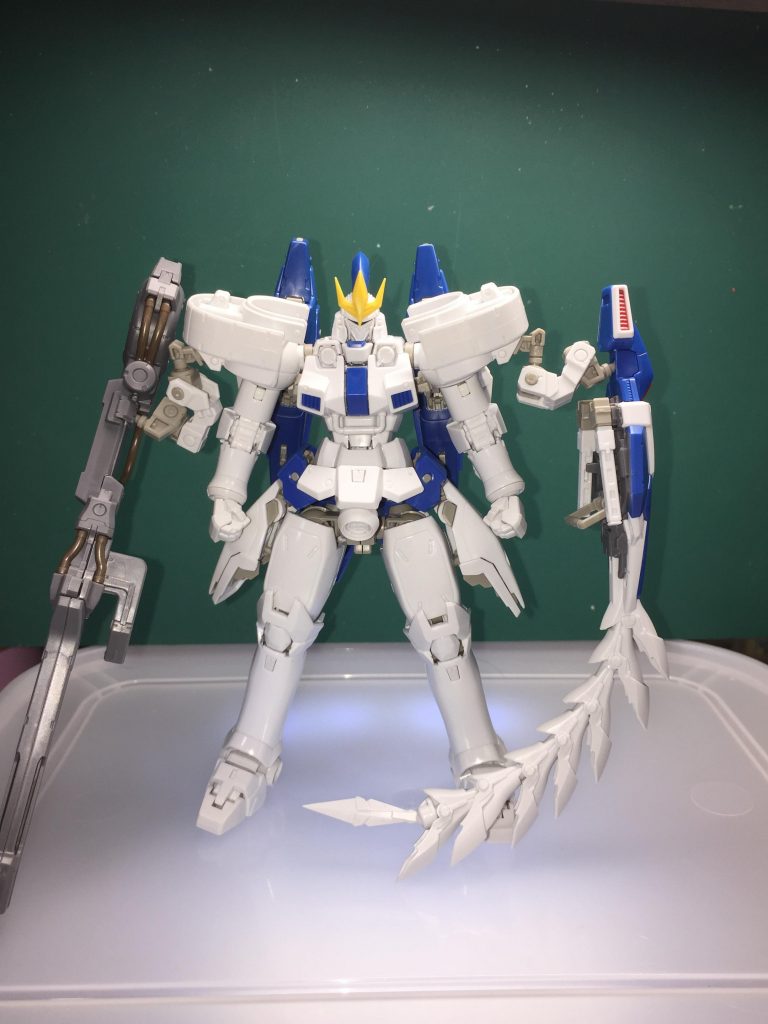 実はトールギスⅢを作る気だったのだけど、なんだかんだでRGトールギスⅢが手に入ってしまったのでトールギスⅢを改造したトールギスフリューゲルの発展機を作ることにした次第です。