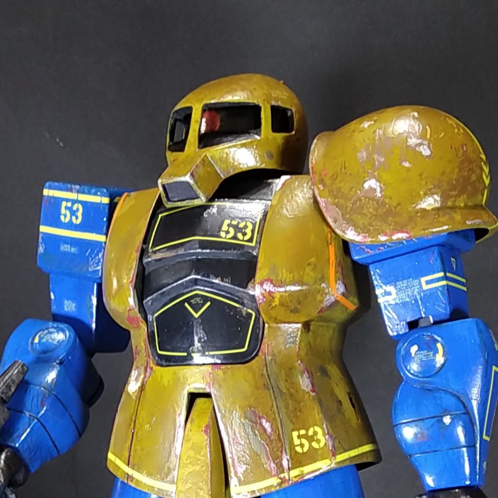 モノアイはwave Hアイズのピンクの裏にチップledを貼り付けて電飾。写真はオフ時、塗装はピンクの上からスモーク。肘はガワラ曲げできるよう関節追加
    +