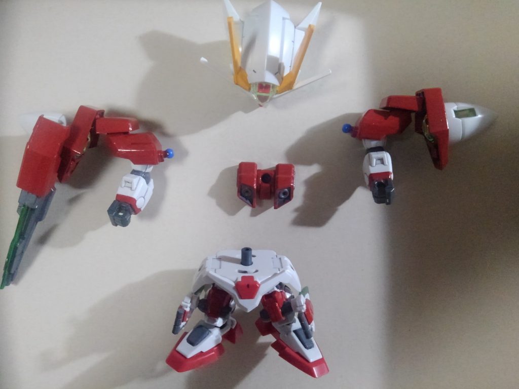 一応、塗装途中の写真をば。ジョイント部分は固まると怖いので、塗装せずそのままにしています。
    +