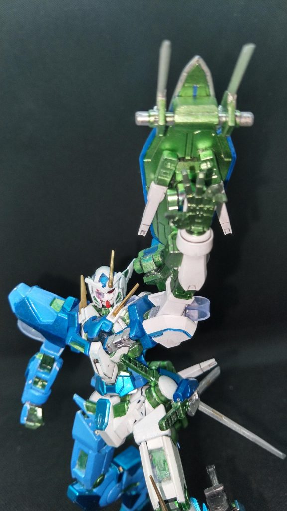 複合兵装GNシールド改GNマシンキャノンを回転させクローモードへ！アームドアーマーVNの如く叩きつけ切り裂く(´▽｀)シールド基部に稼働軸を追加することにより攻撃範囲がちょびっとだけ拡大(笑)